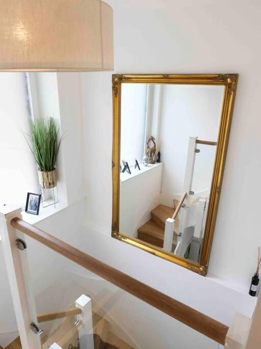 Immaculate Covent Garden Apartment لندن المظهر الخارجي الصورة